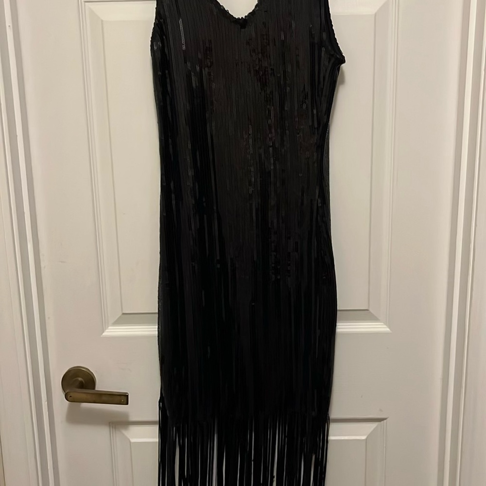 Elegant Black Sleeveless Dress - Picture 6 of 6
